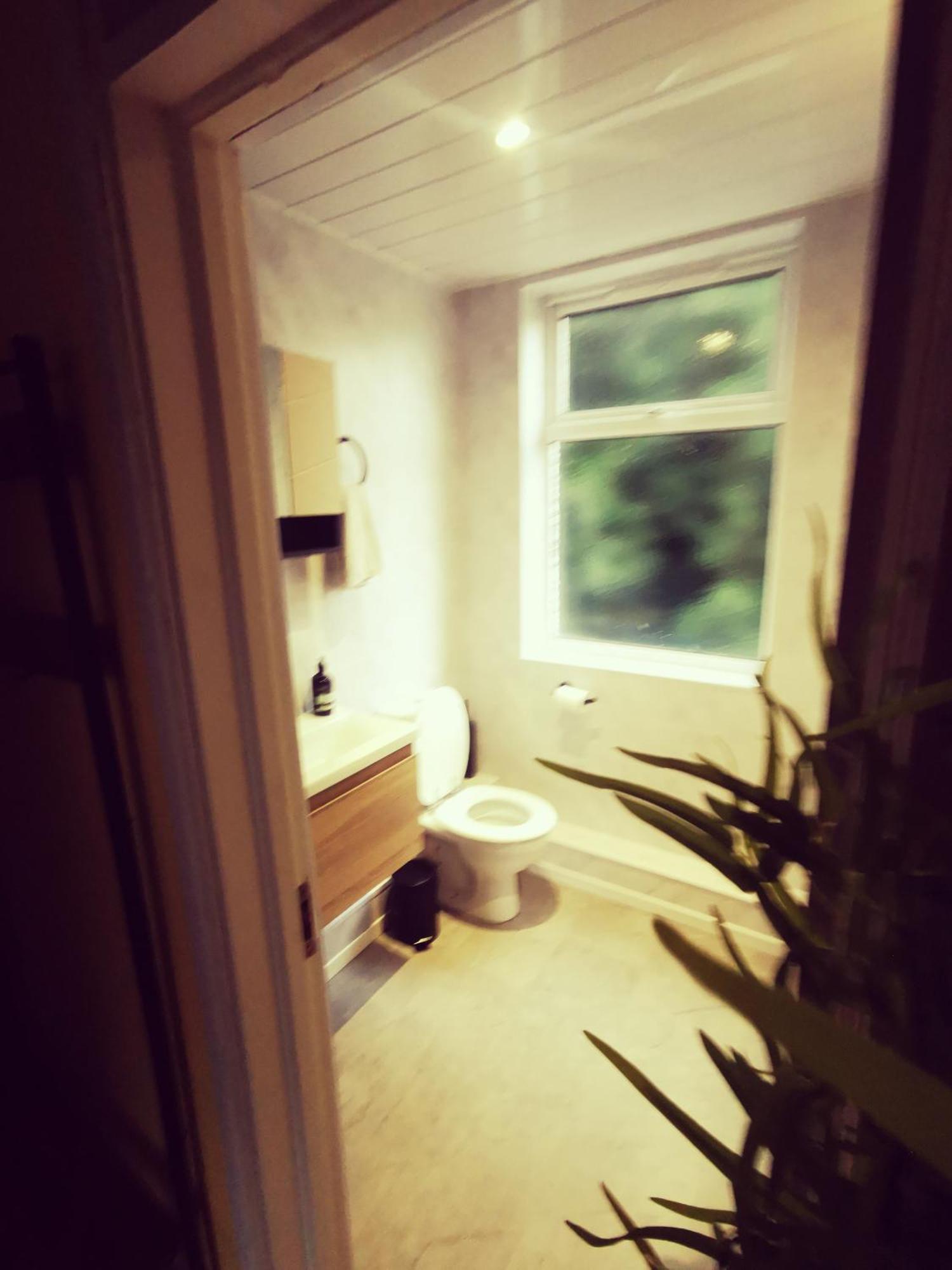 Entire 1 Bed Spacious Apartment, Private Balcony & Study Room Near City Whitehouse  Εξωτερικό φωτογραφία